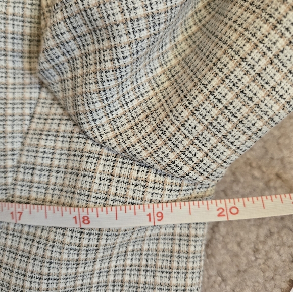 DKNY Double-Breasted Blazer| branded Buttons. Microplaid,white,beige,black. 8 - Picture 13 of 14